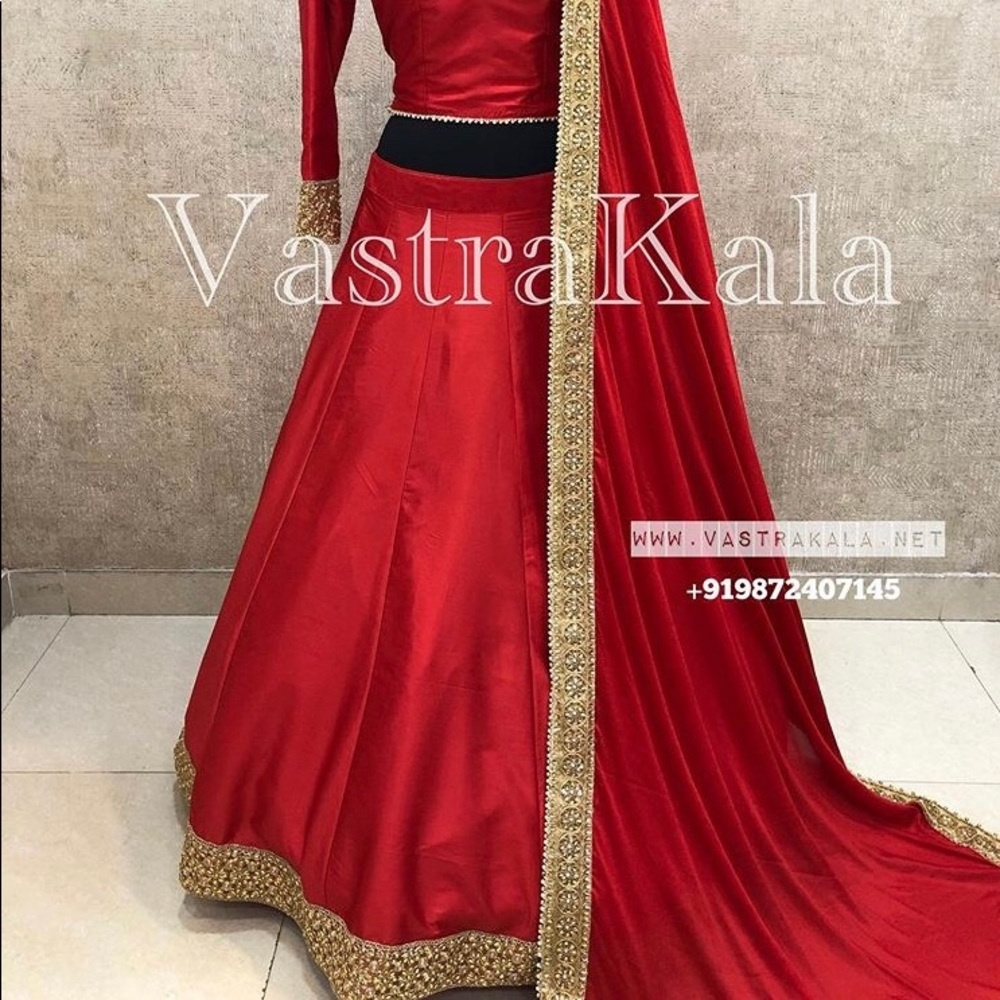 Red Lehnga Choli - Picture 2 of 3